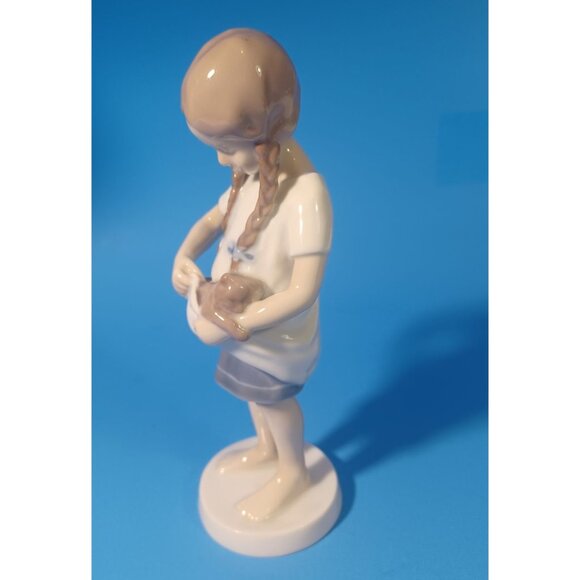 Bing & Grondahl Royal Copenhagen Little Mother Danish Girl With Kitten Figurine - Picture 3 of 16